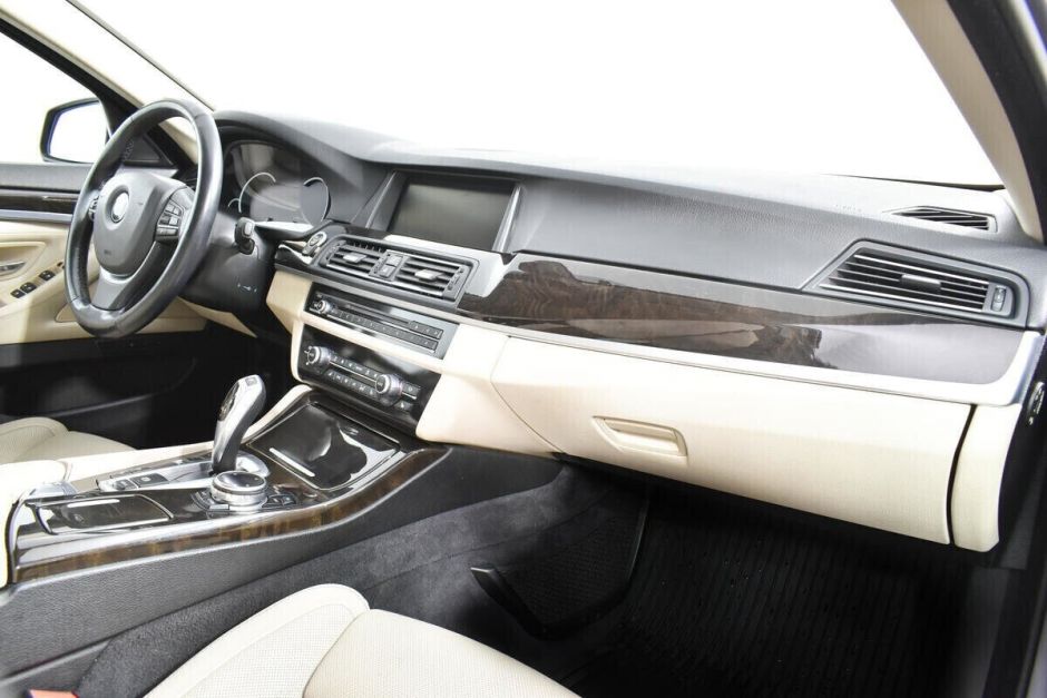 BMW 5 серии, 3.0 л, АТ, 2015 фото 15