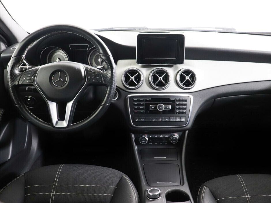 Mercedes-Benz GLA, 2.0 л, Робот, 2016 фото 13