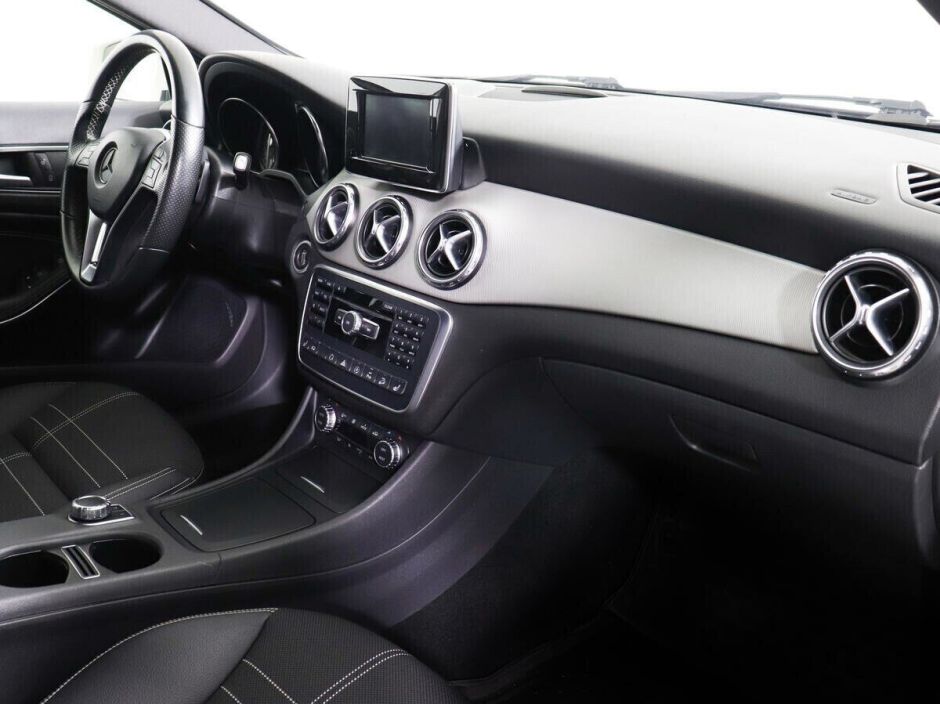 Mercedes-Benz GLA, 2.0 л, Робот, 2016 фото 2