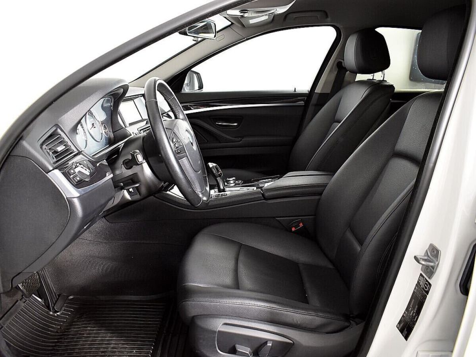 BMW 5 серии, 2.0 л, АТ, 2013 фото 9
