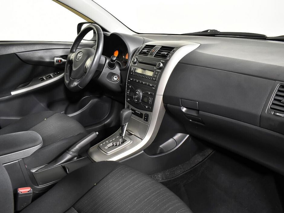 Toyota Corolla, 1.6 л, АТ, 2010 фото 2