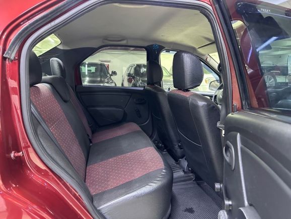 Renault Logan, 1.6 л, МТ, 2012 фото 2