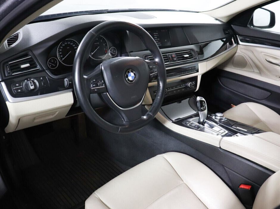 BMW 5 серии, 2.0 л, АТ, 2011 фото 10