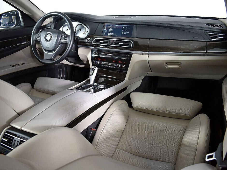 BMW 7 серии, 3.0 л, АТ, 2011 фото 17