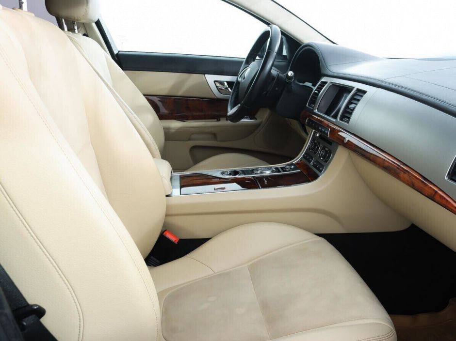 Jaguar XF, 2.0 л, АТ, 2014 фото 2