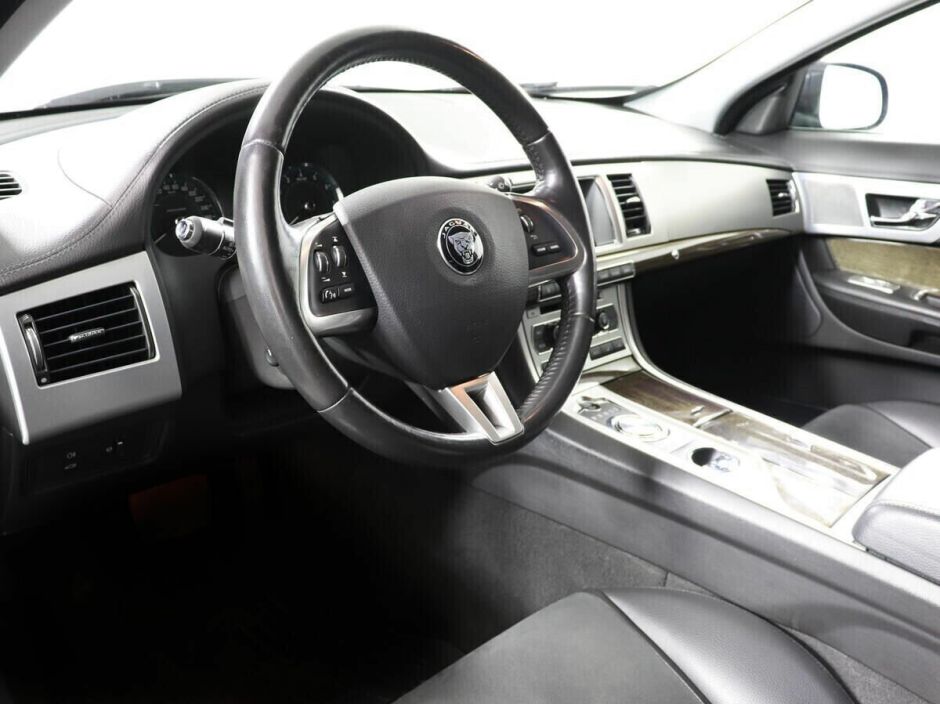 Jaguar XF, 2.0 л, АТ, 2015 фото 11