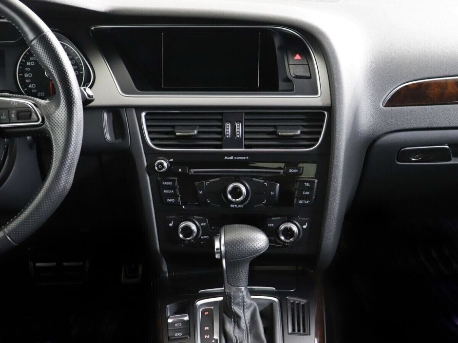 Audi A4, 2.0 л, Робот, 2013 фото 13