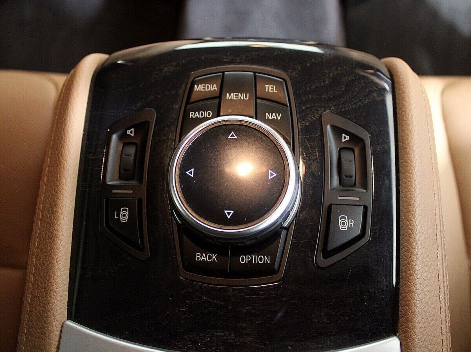 BMW 7 серии, 3.0 л, АТ, 2012 фото 9