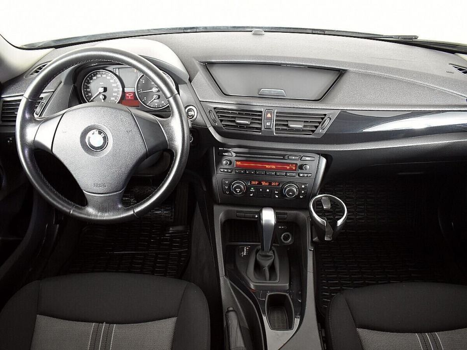 BMW X1, 2.0 л, АТ, 2011 фото 10