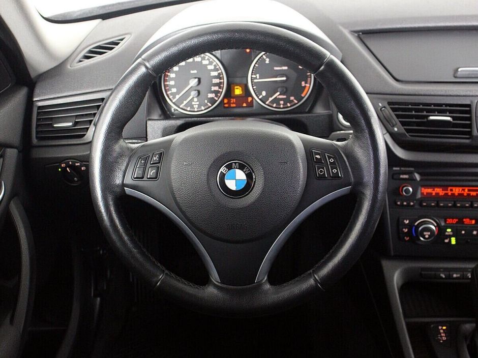 BMW X1, 2.0 л, АТ, 2012 фото 2