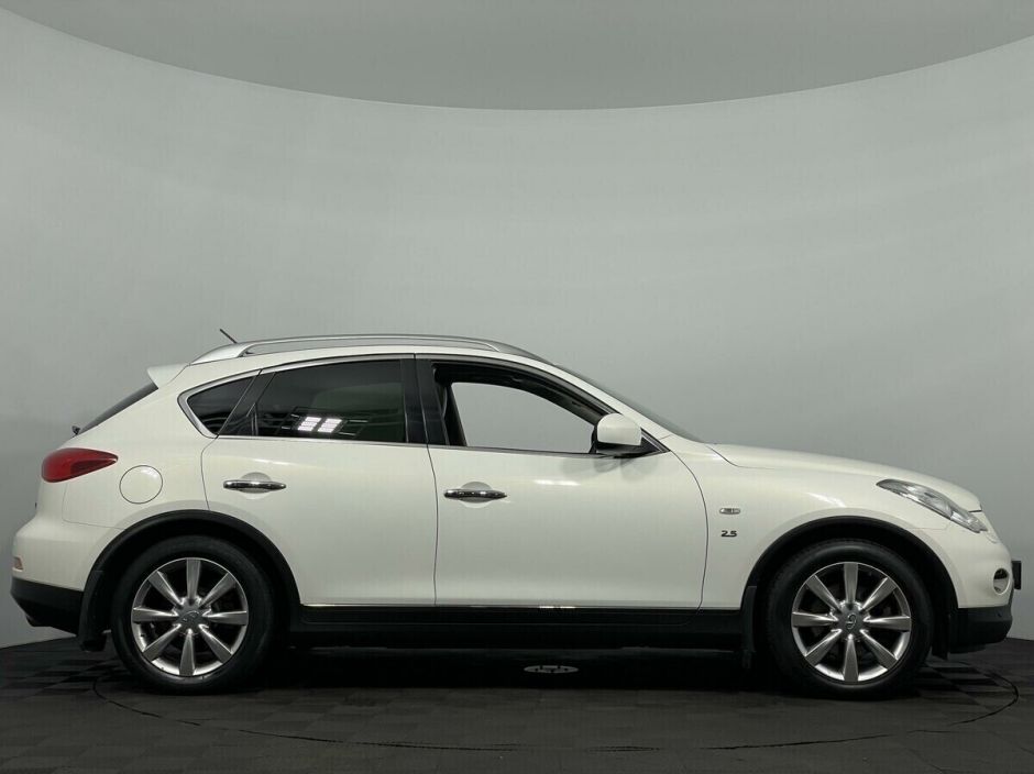 Infiniti QX50, 2.5 л, АТ, 2015 фото 10