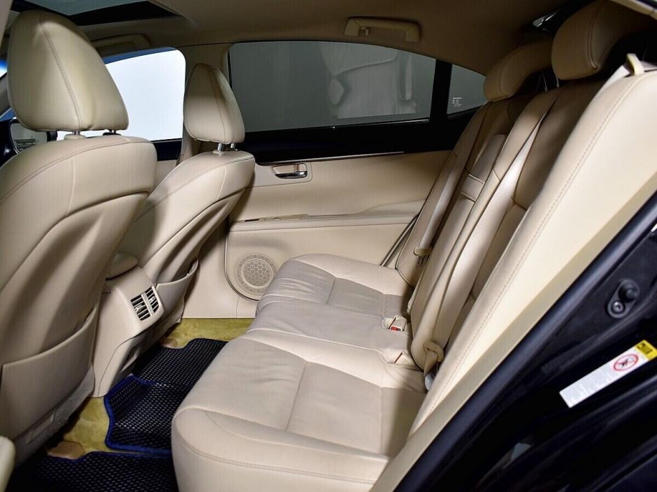 Lexus ES, 2.5 л, АТ, 2014 фото 1