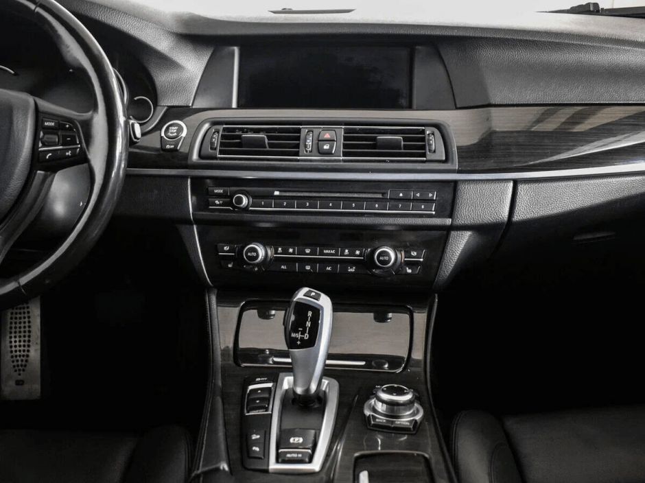 BMW 5 серии, 3.0 л, АТ, 2013 фото 8