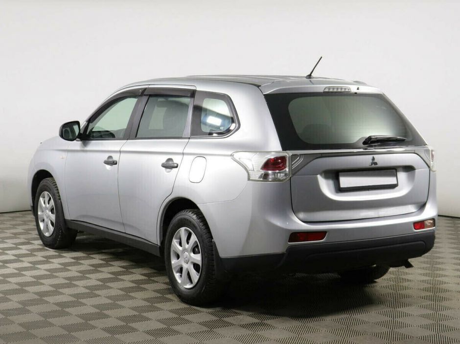 Mitsubishi Outlander, 2.0 л, Вариатор, 2014 фото 5