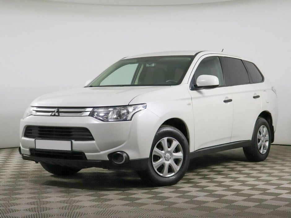 Mitsubishi Outlander, 2.0 л, Вариатор, 2015 фото 3