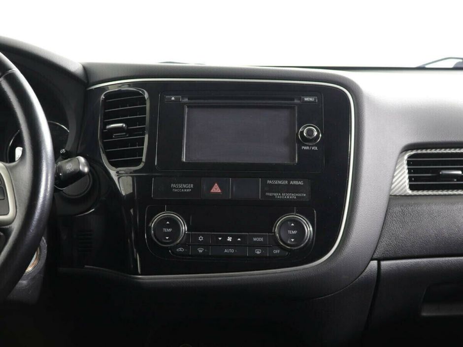 Mitsubishi Outlander, 2.0 л, Вариатор, 2015 фото 2
