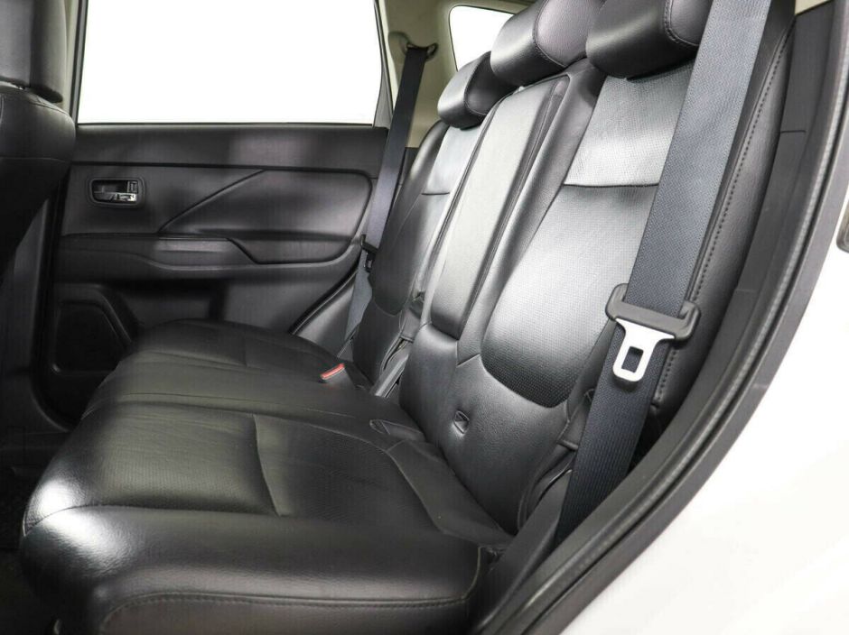 Mitsubishi Outlander, 2.4 л, Вариатор, 2014 фото 8