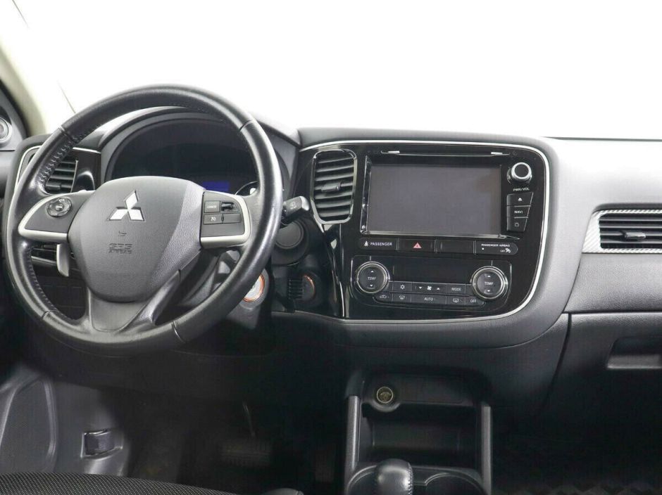 Mitsubishi Outlander, 2.4 л, Вариатор, 2014 фото 2