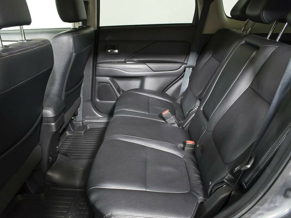 Mitsubishi Outlander, 2.0 л, Вариатор, 2016 фото 9