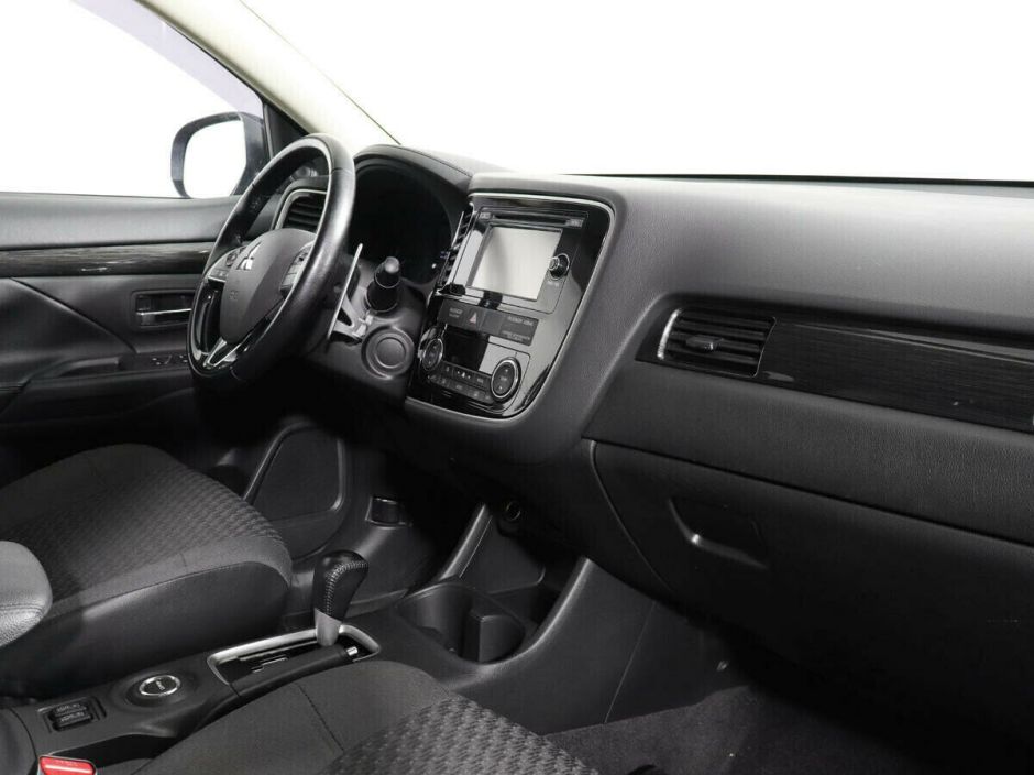 Mitsubishi Outlander, 2.4 л, Вариатор, 2018 фото 7