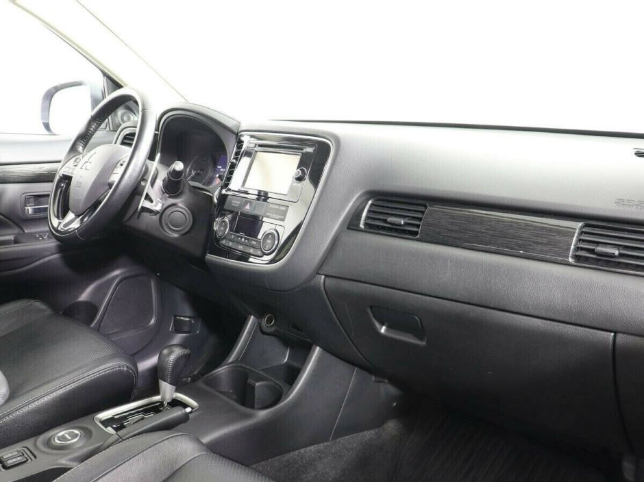 Mitsubishi Outlander, 2.4 л, Вариатор, 2015 фото 7
