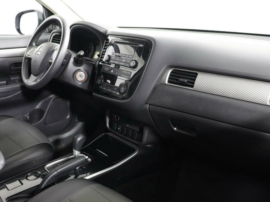 Mitsubishi Outlander, 2.0 л, Вариатор, 2017 фото 1