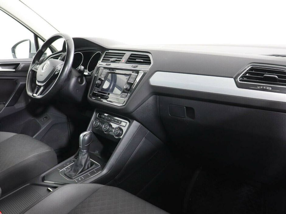Volkswagen Tiguan, 1.4 л, Робот, 2017 фото 8