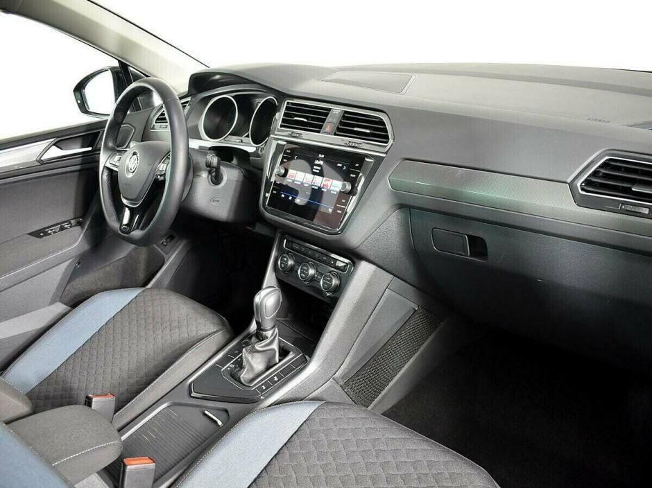 Volkswagen Tiguan, 1.5 л, Робот, 2019 фото 2