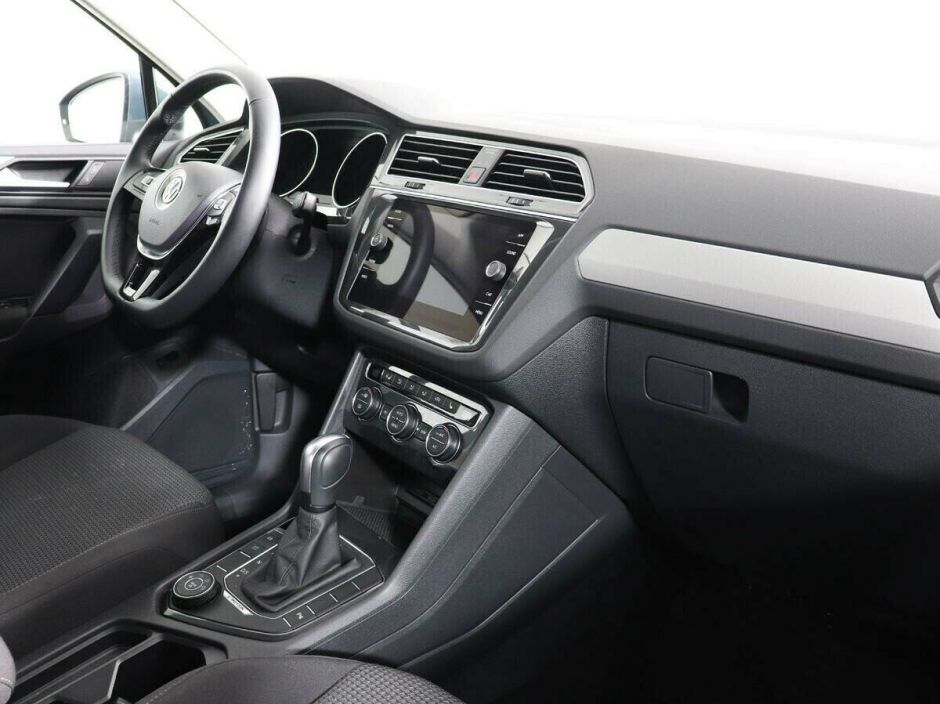 Volkswagen Tiguan, 1.5 л, Робот, 2019 фото 8