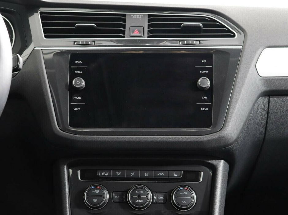 Volkswagen Tiguan, 1.5 л, Робот, 2019 фото 2