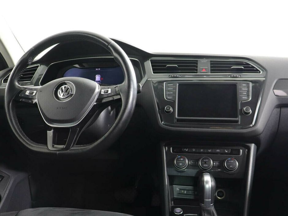 Volkswagen Tiguan, 2.0 л, Робот, 2018 фото 9