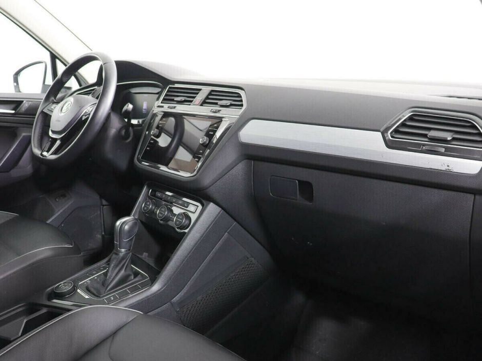 Volkswagen Tiguan, 2.0 л, Робот, 2017 фото 10