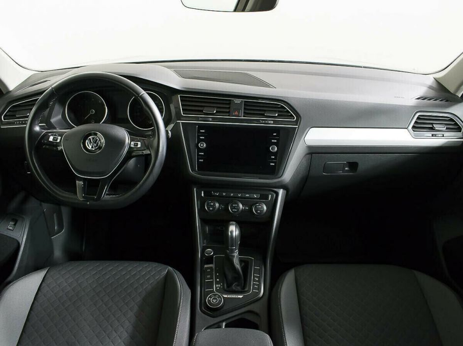 Volkswagen Tiguan, 2.0 л, Робот, 2017 фото 9