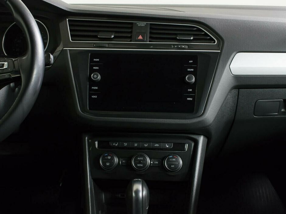 Volkswagen Tiguan, 2.0 л, Робот, 2017 фото 2