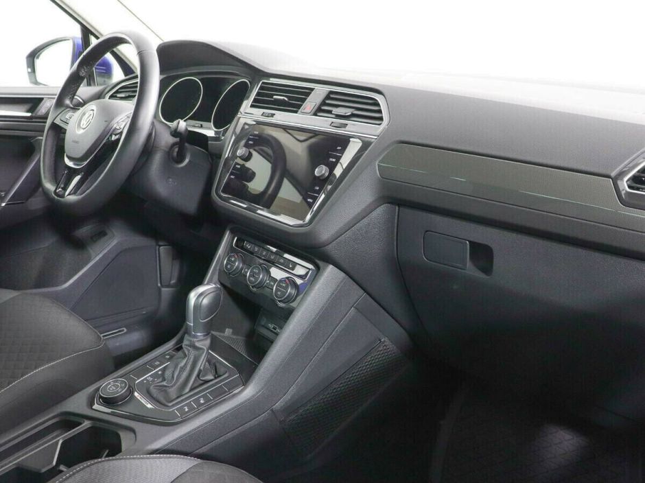 Volkswagen Tiguan, 2.0 л, Робот, 2018 фото 7