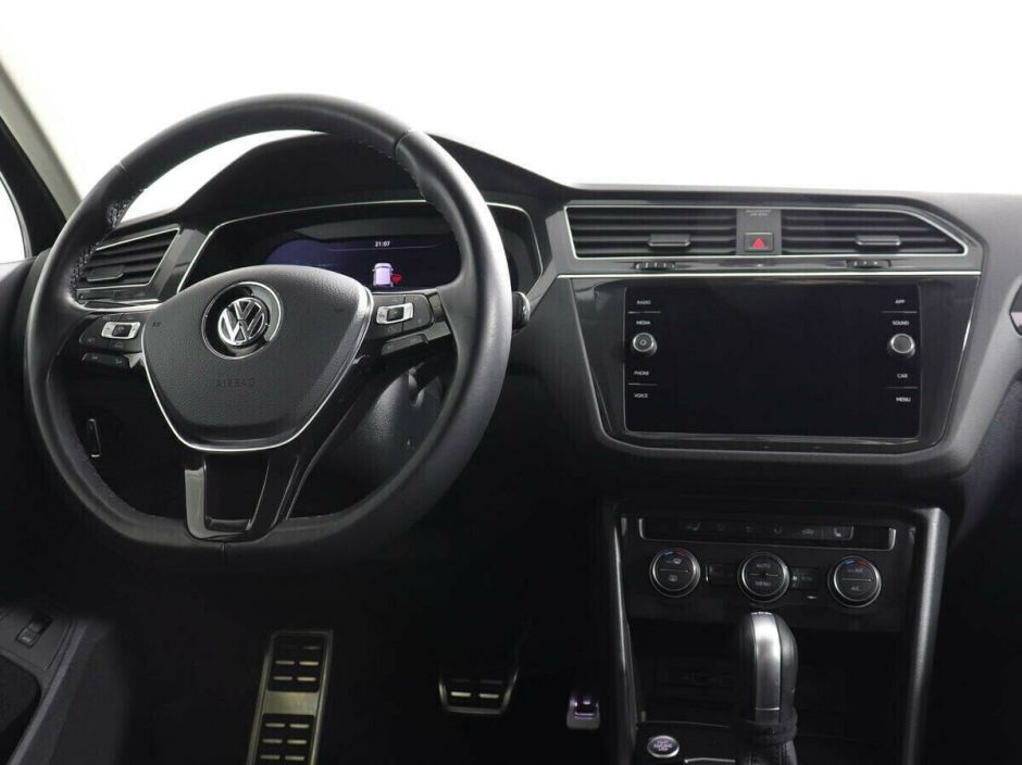 Volkswagen Tiguan, 2.0 л, Робот, 2018 фото 7