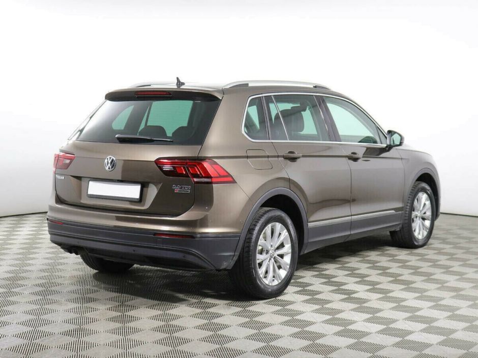 Volkswagen Tiguan, 2.0 л, Робот, 2018 фото 5
