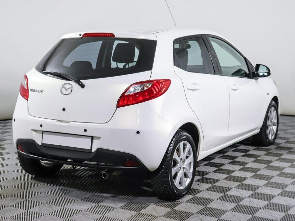 Mazda 2, 1.5 л, АТ, 2009 фото 4