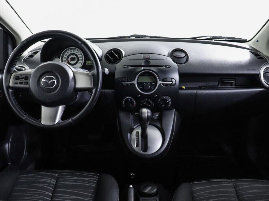 Mazda 2, 1.5 л, АТ, 2009 фото 8