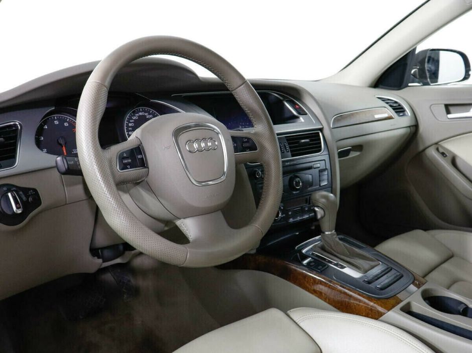 Audi A4, 2.0 л, АТ, 2010 фото 8