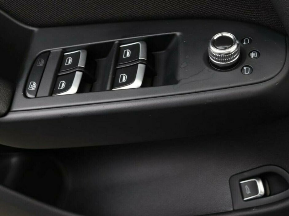 Audi A4, 1.8 л, Вариатор, 2015 фото 9