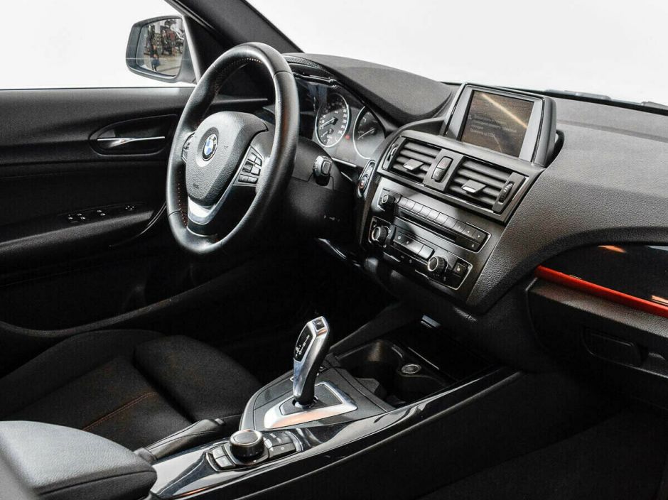 BMW 1 серии, 2.0 л, АТ, 2012 фото 2