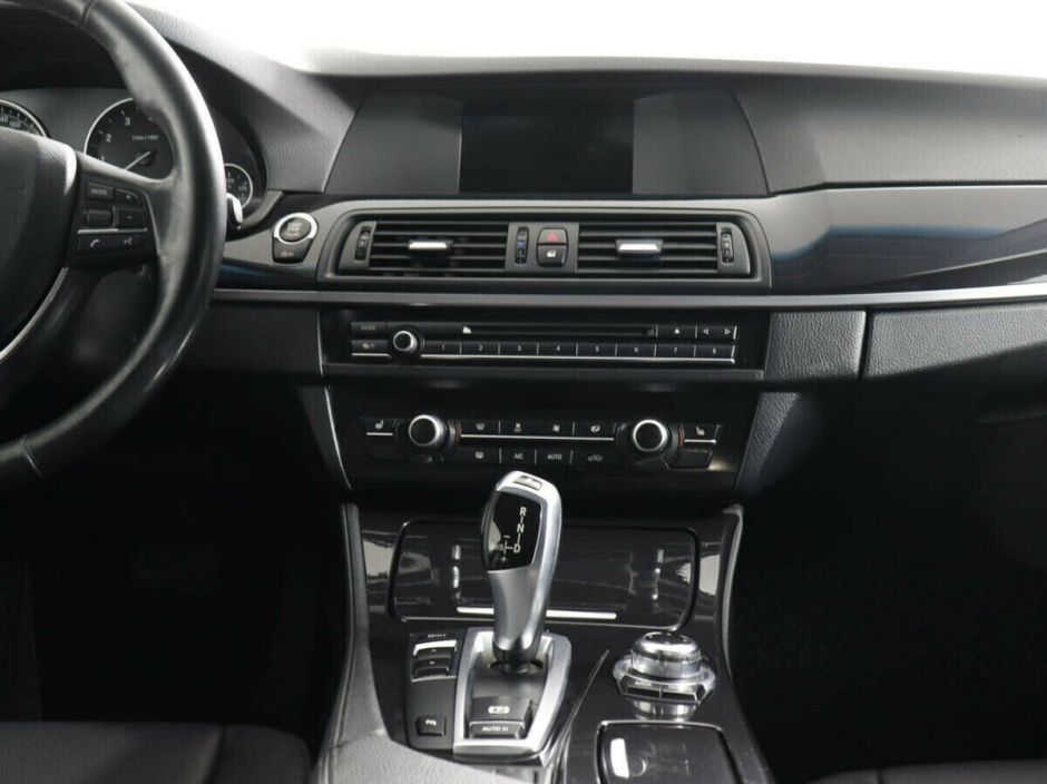 BMW 5 серии, 2.0 л, АТ, 2011 фото 8