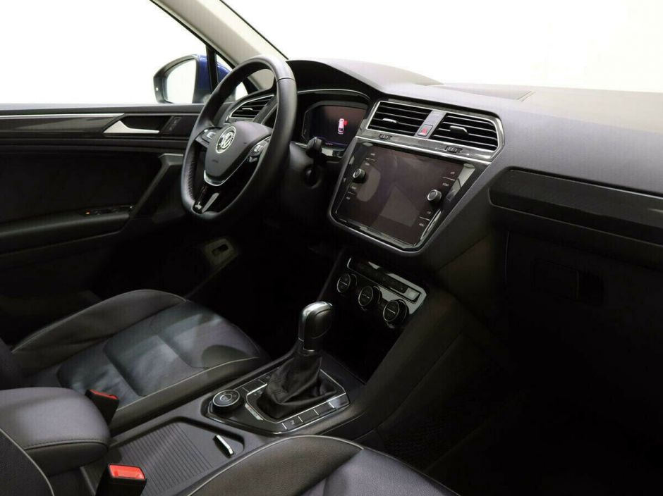 Volkswagen Tiguan, 2.0 л, Робот, 2018 фото 6