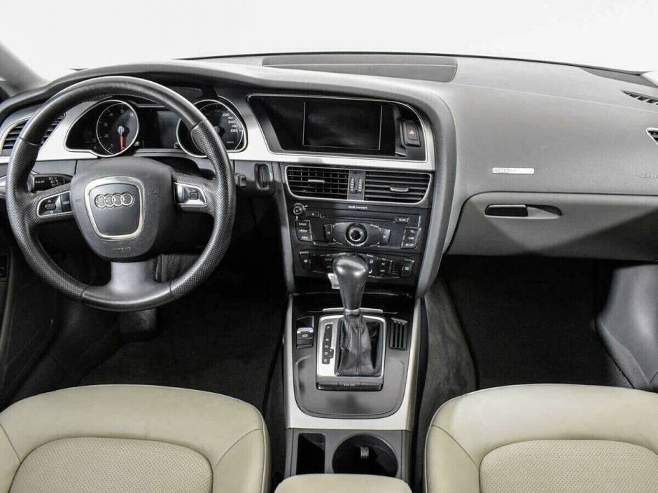 Audi A5, 1.8 л, Вариатор, 2010 фото 2