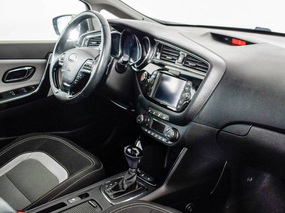 Kia Ceed, 1.6 л, АТ, 2015 фото 2