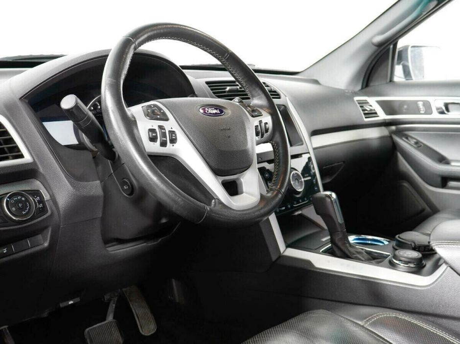 Ford Explorer, 3.5 л, АТ, 2013 фото 10