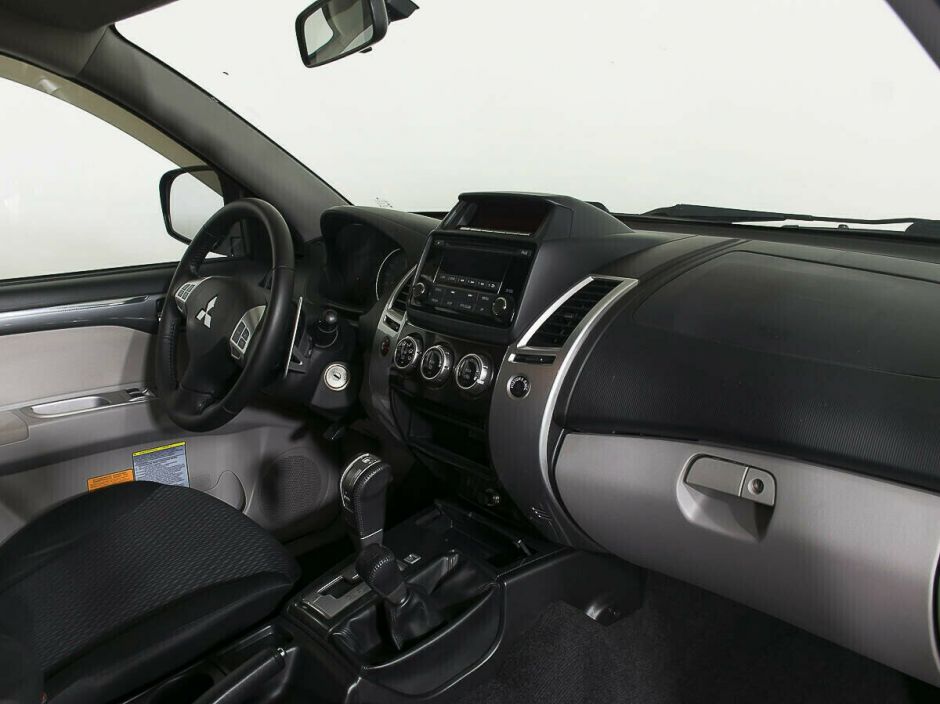 Mitsubishi Pajero Sport, 2.5 л, АТ, 2014 фото 8