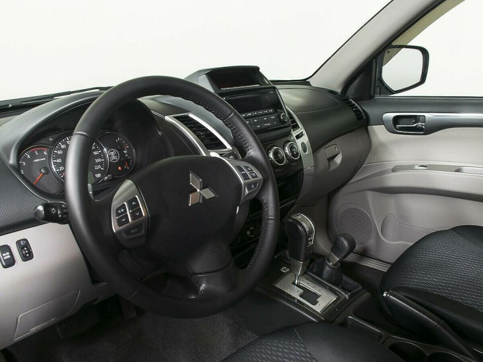 Mitsubishi Pajero Sport, 2.5 л, АТ, 2014 фото 9