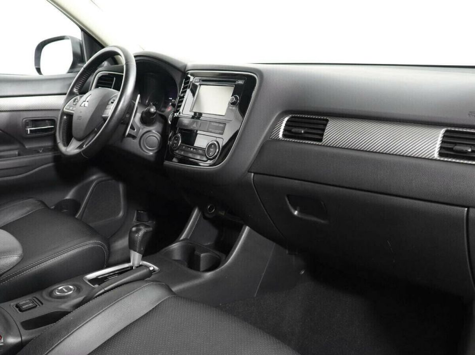 Mitsubishi Outlander, 2.0 л, Вариатор, 2014 фото 2